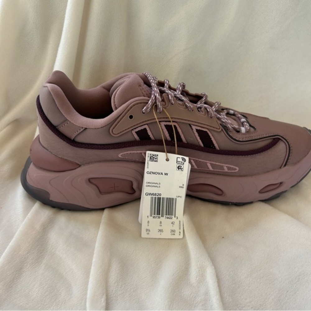 Adidas Originals Oznova women’s size 9.5‎